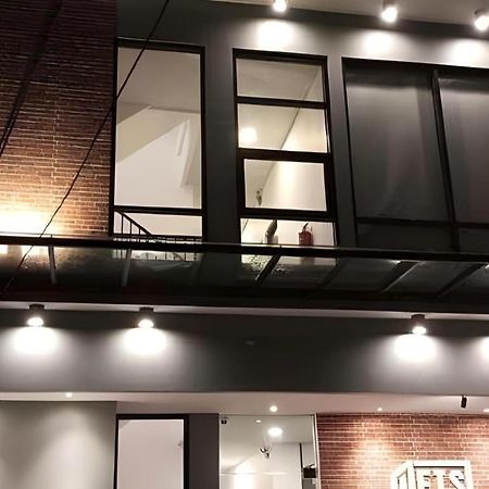 Weis Hotel Simpang Lima Semarang Esterno foto