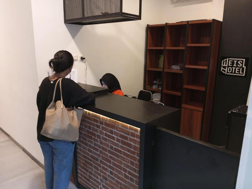 Weis Hotel Simpang Lima Semarang Esterno foto